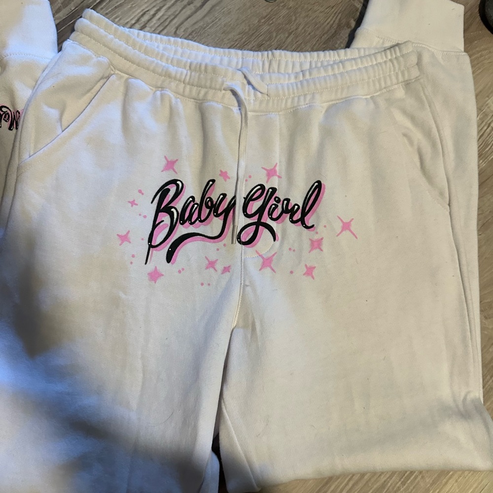 Lesdomakeup sweat pants